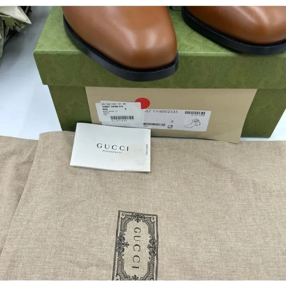 Men, Gucci, leather ankle boots size 9, made in Italy